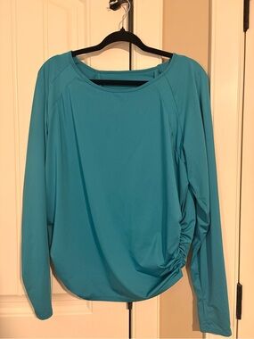 Halara Round Neck Women’s Long Sleeve Ruched Hem Top in Teal